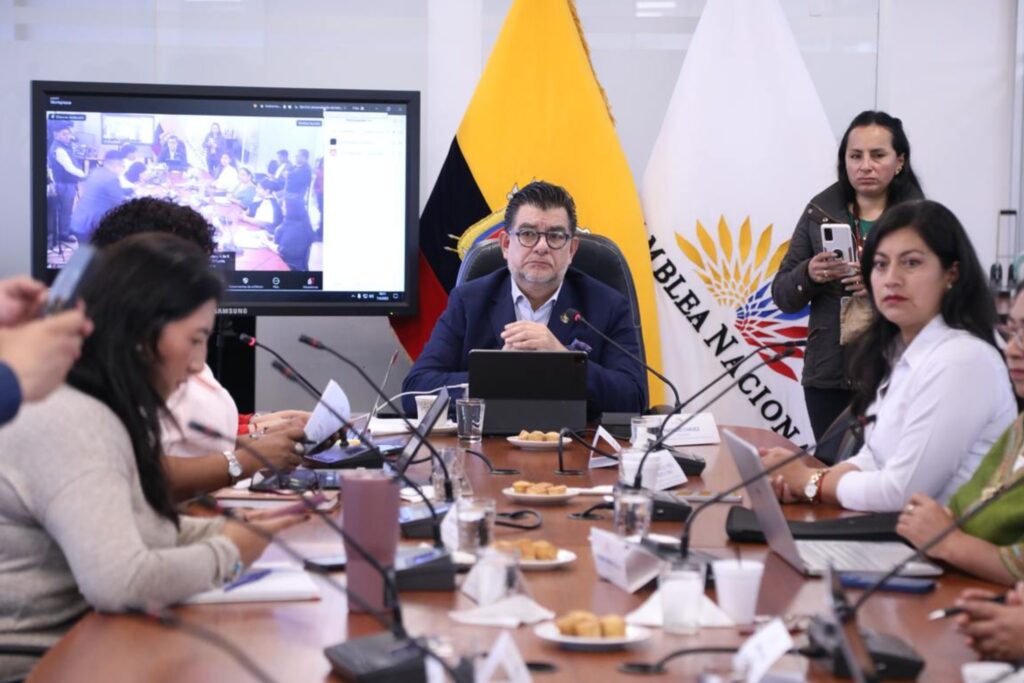 Ministros convocados a la Comisión de Transparencia y Participación Ciudadana no asistieron para informar sobre derrame de crudo. Asamblea Nacional.