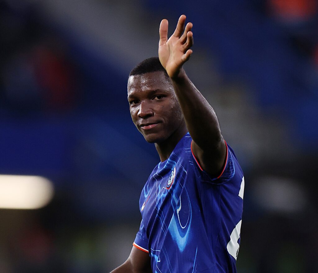 Moisés Caicedo y Chelsea enfrentan al Brentford en la Premier League