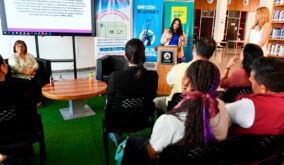 La Dirección de la Mujer del Municipio de Guayaquil organiza el evento Voces Femeninas, un ciclo de conferencias para mujeres emprendedoras.