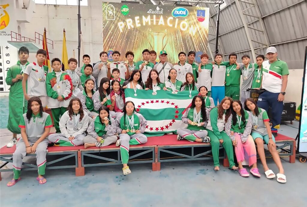 Nadadores de manabitas conquistan 75 medallas en la Copa Tomebamba 2025