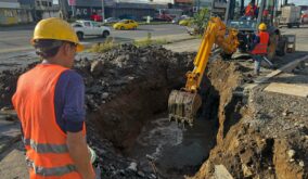 Otra vez sin agua la rotura en una tubería deja a miles sin suministro en Santo Domingo