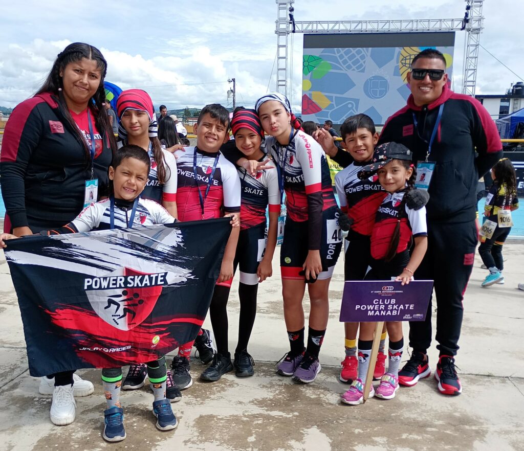 Patinadores manabitas que se destacaron en Tulcán