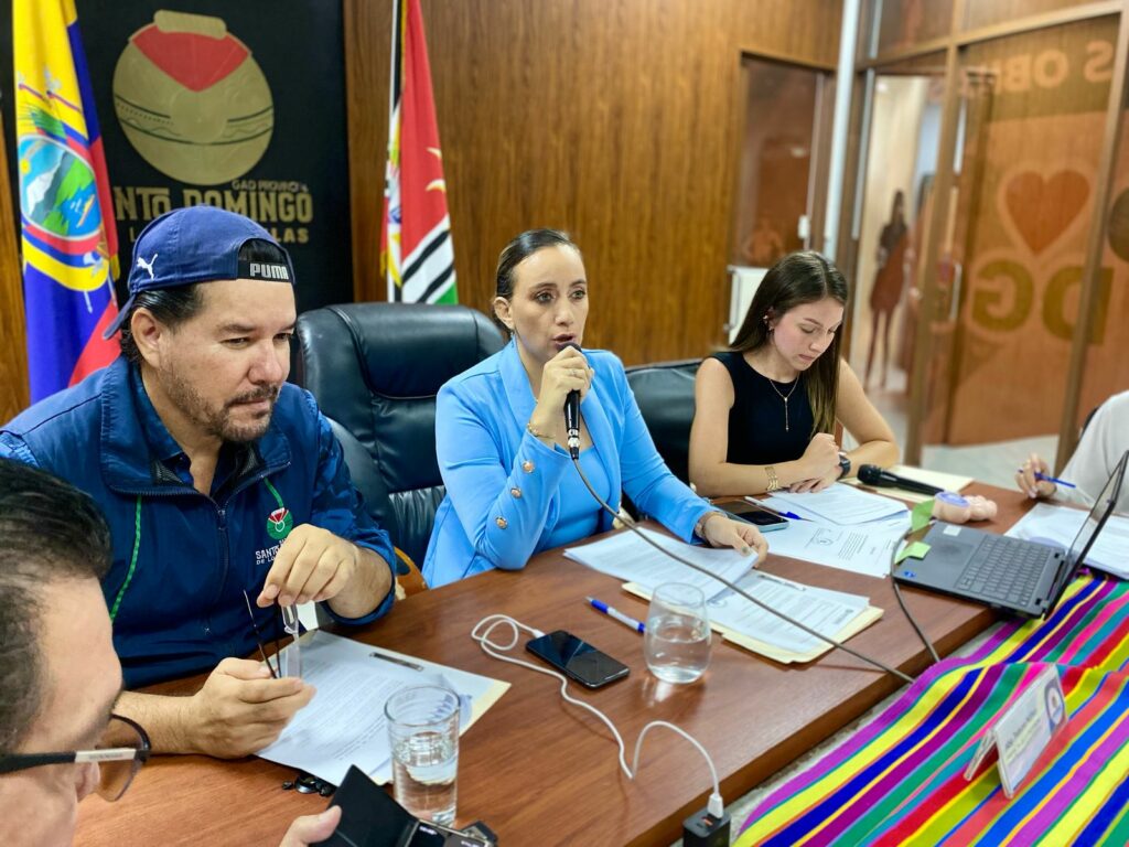 Prefectura de Santo Domingo de los Tsáchilas exige el pago de deuda millonaria