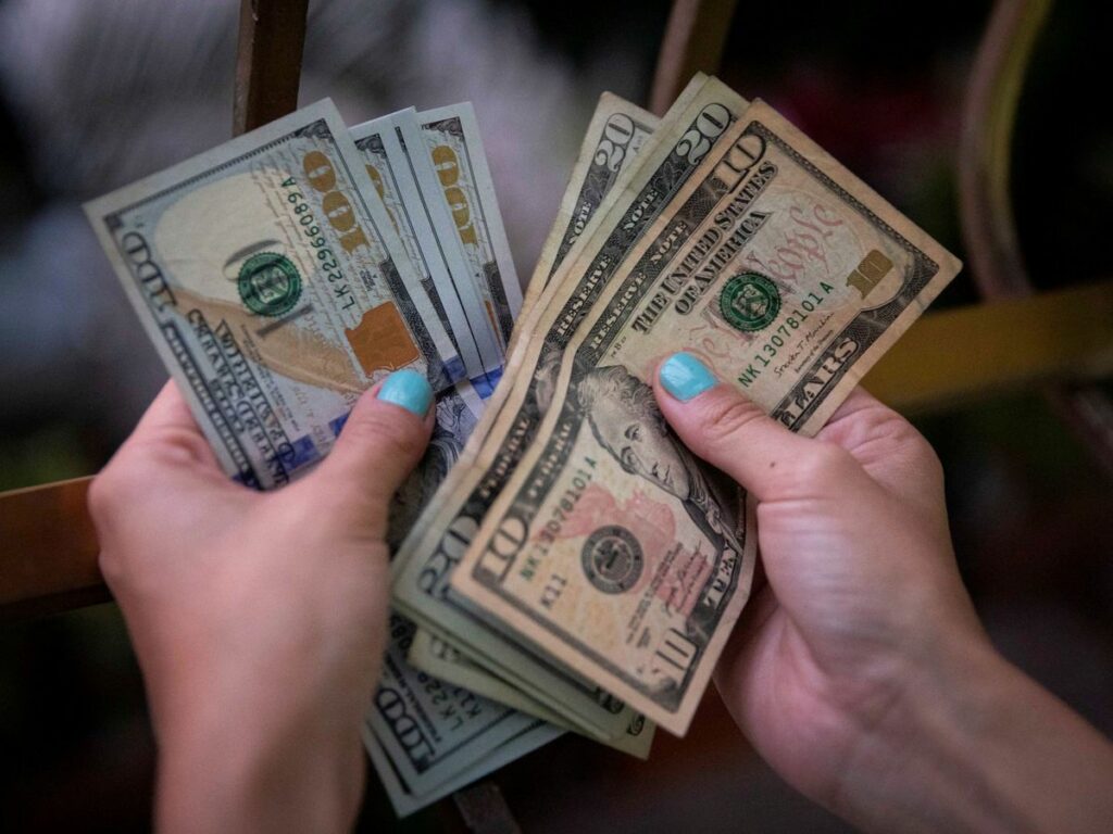 Quienes trabajen el 2 de mayo deben recibir una remuneración adicional, conforme lo estipula el Código de Trabajo.