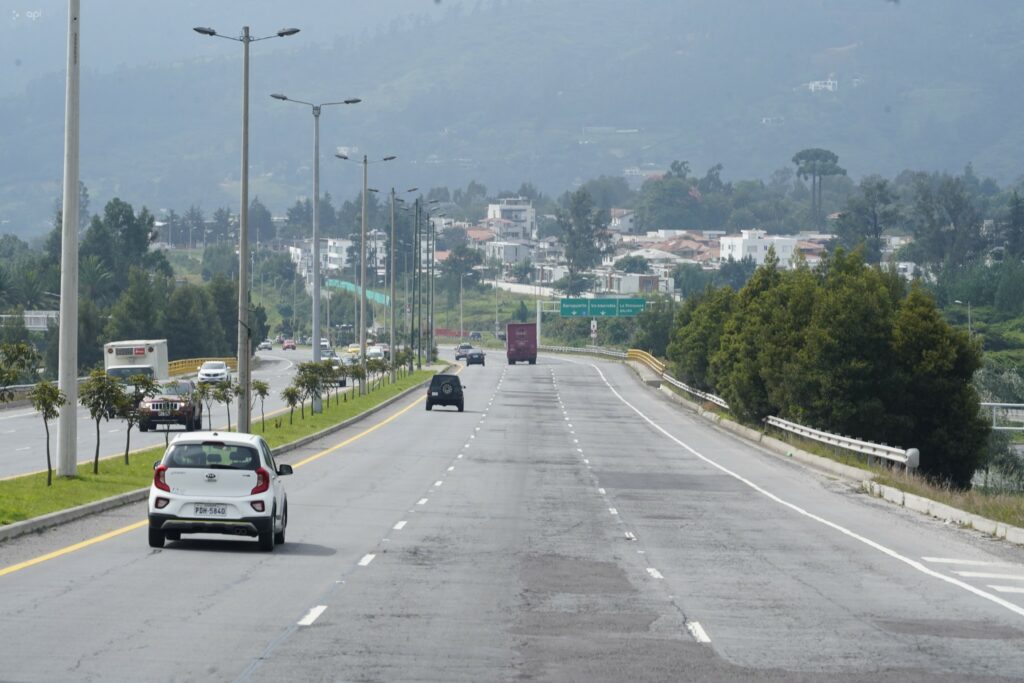 Quito Anuncian Plan de Movilidad con 58 cierres de vías en Quito para el Primero de Mayo