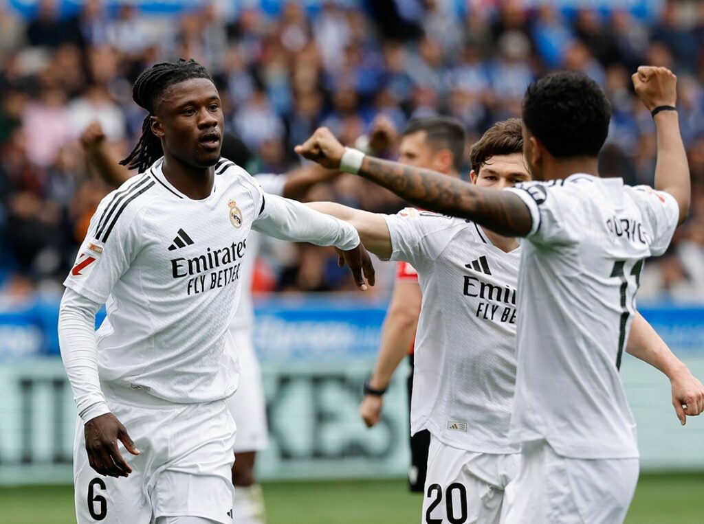 Real Madrid vence 1-0 a Alavés con gol de Camavinga en LaLiga y Mbappé salió expulsado
