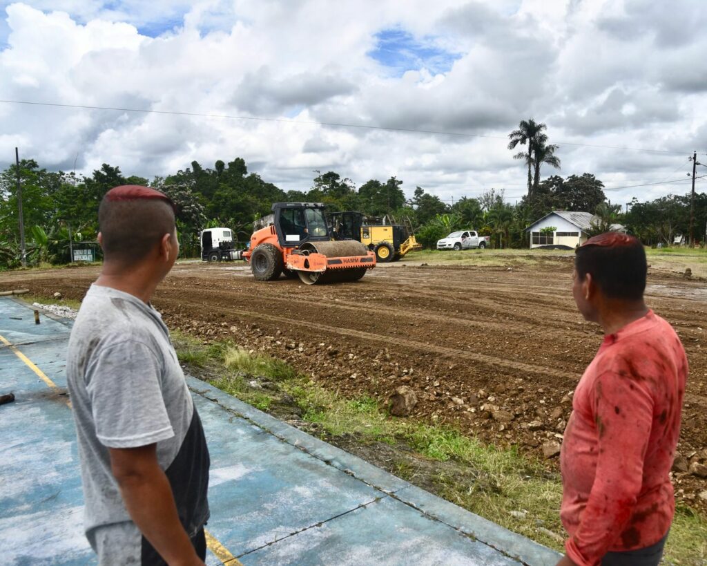 Realizan mejoras viales en la comuna Cóngoma en donde será la Fiesta Kasama 2025