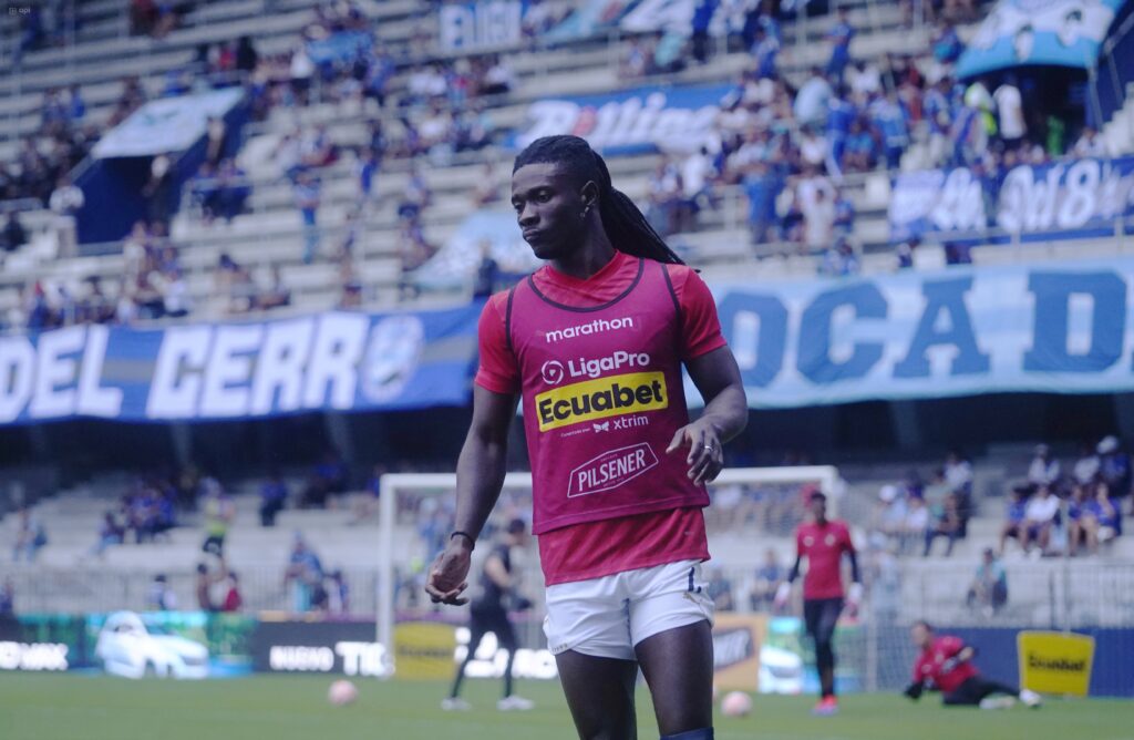 Ricardo Adé, defensas central de Liga de Quito.
