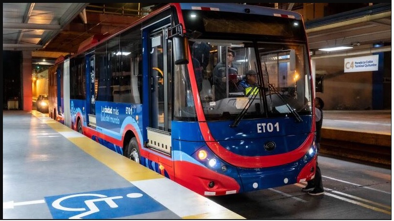 Se han incorporado 46 nuevos trolebuses eléctricos en Quito.