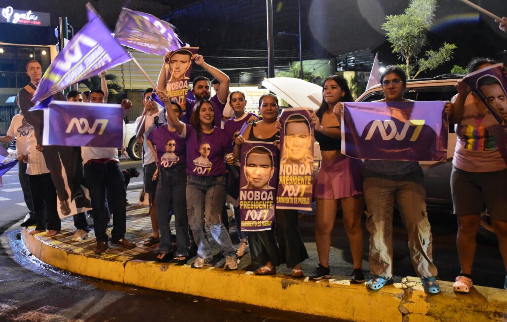 Seguidores de Daniel Noboa celebraron su triunfo en Portoviejo
