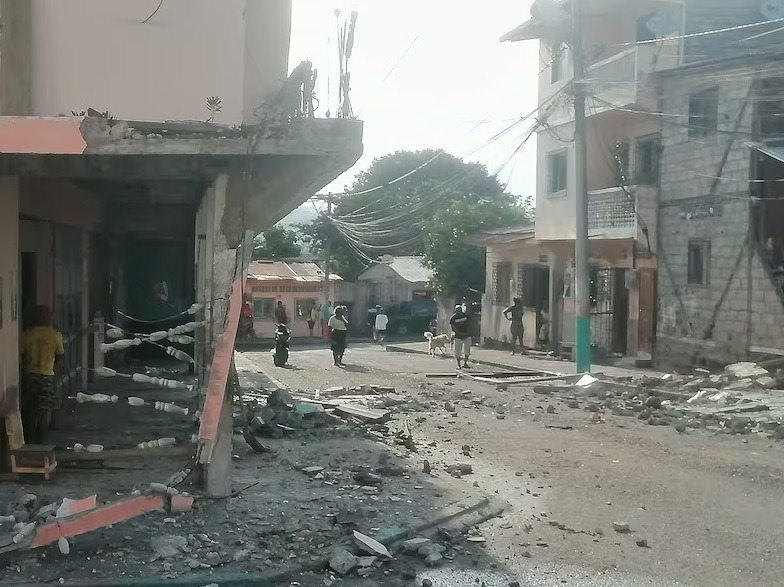 Según las autoridades, a más de 3 mil ha ascendido el número de personas afectadas tras el sismo registrado el viernes 25 de abril del 2025