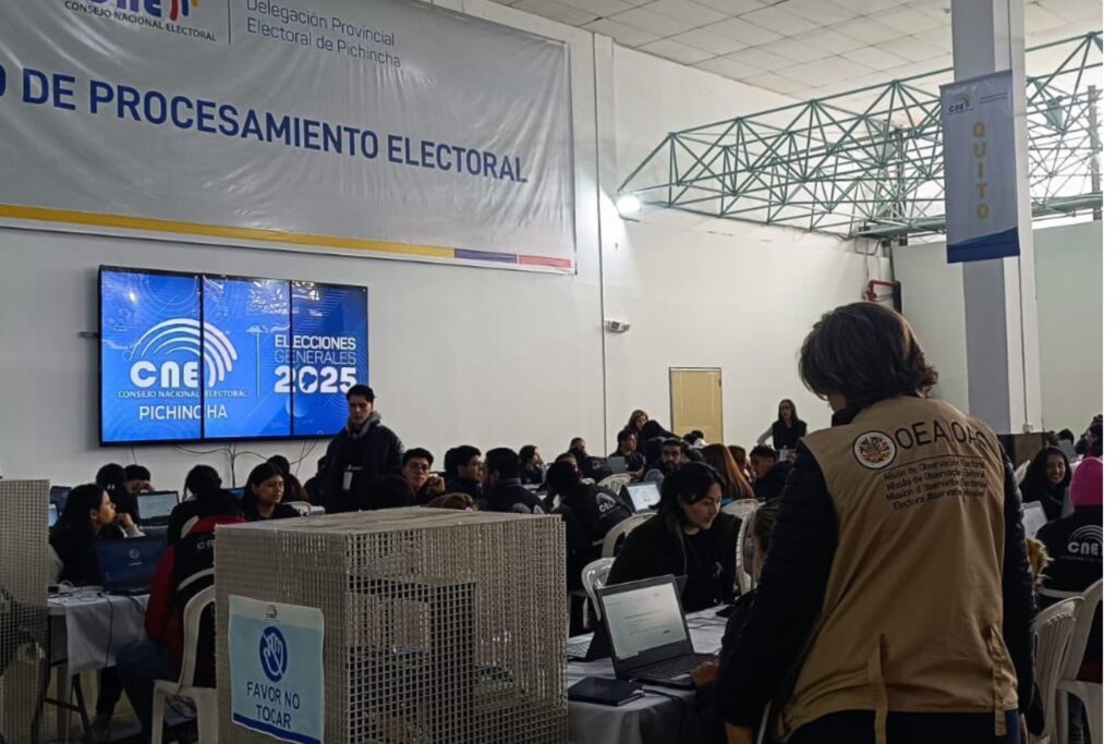 Segunda vuelta electoral: Observadores internacionales de varias organizaciones vigilan el desarrollo del proceso democrático. ONU.