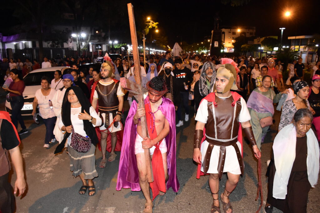 El mundo católico celebra Semana Santa: del Vía Crucis del Viernes Santo a la esperanza del Domingo de Resurrección