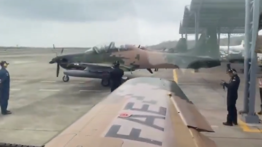 Patrullaje aéreo: Super Tucano de la Fuerza Aérea resguardan Guayas y Manabí