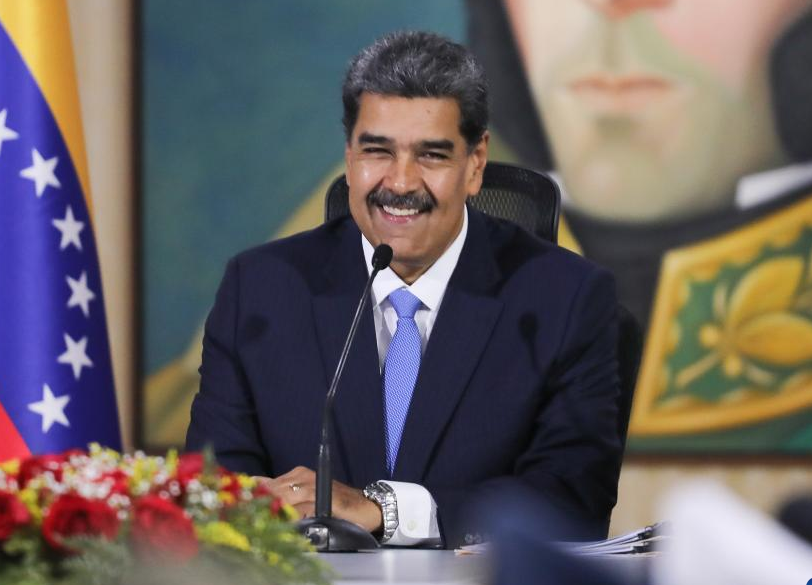 Nicolás Maduro, firmó un decreto que declara la emergencia económica en Venezuela y le otorga poderes especiales.