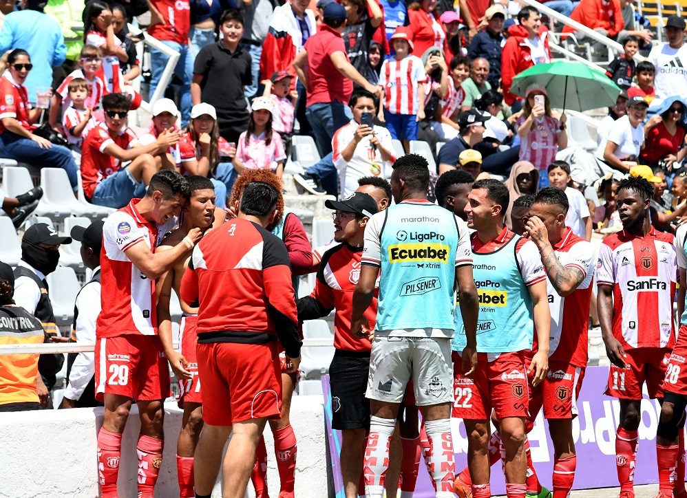 Técnico Universitario, equipo que atraviesa una crisis deportiva, anunció sanciones y la desvinculación de varios de sus jugadores.