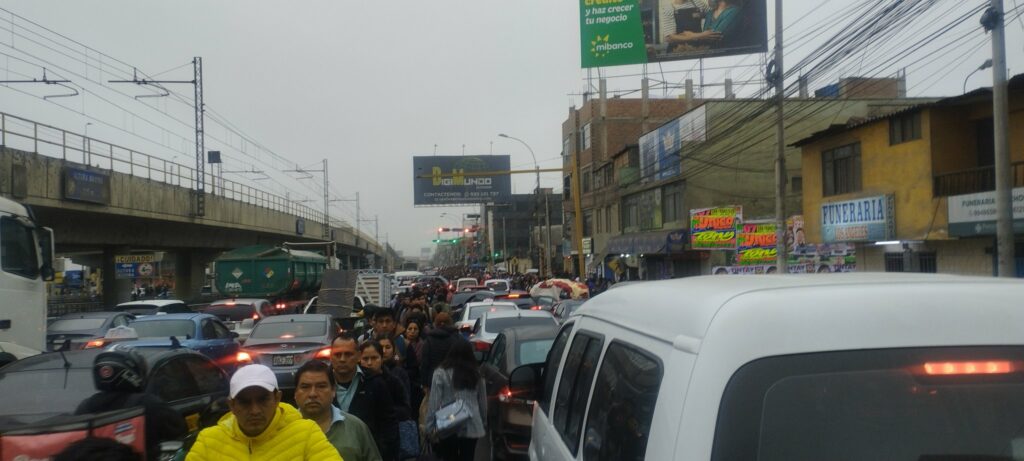 Transportistas dan 15 días al Gobierno de Perú para frenar las extorsiones y amenazan con una huelga general
