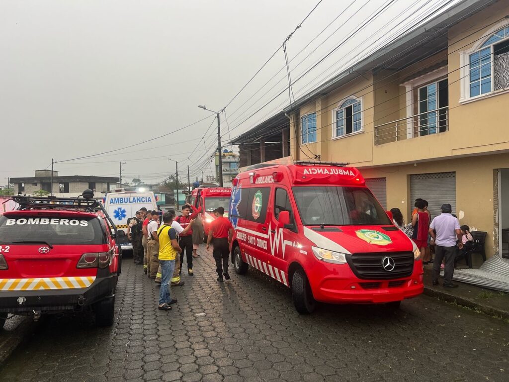 Tres mujeres están gravemente heridas tras explosión de tanque de gas en la cooperativa Santa Martha, en Santo Domingo de los Tsáchilas