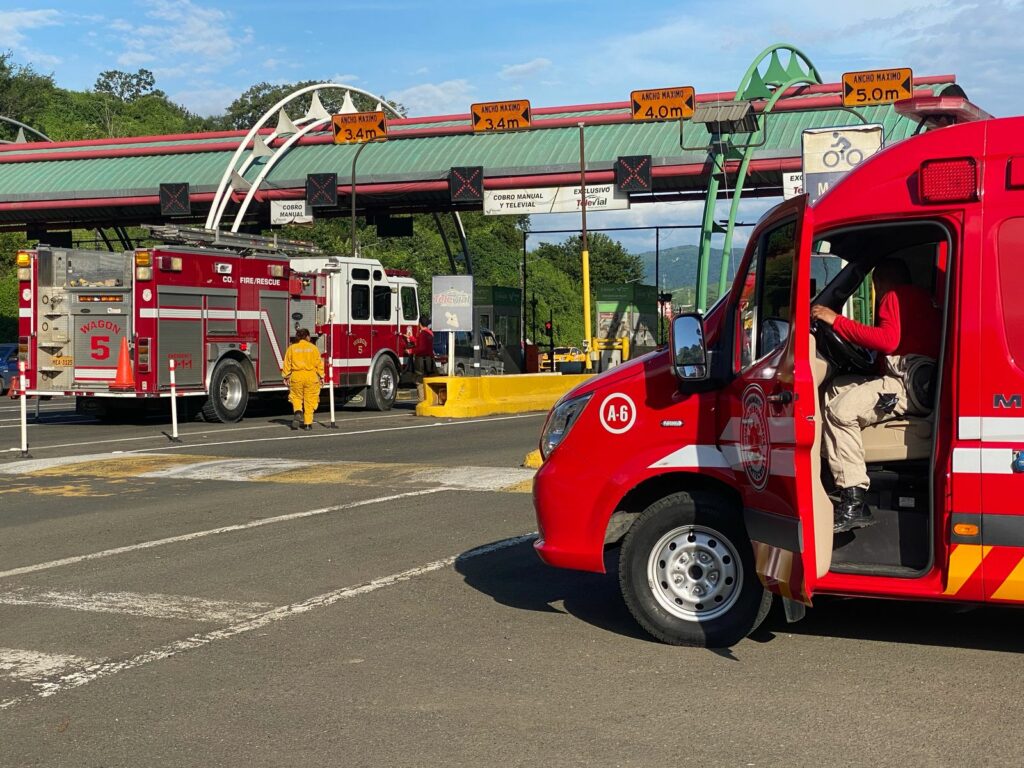 Un enjambre de abejas atacó a trabajadores y vendedores ambulantes en el peaje Montecristi-Portoviejo,