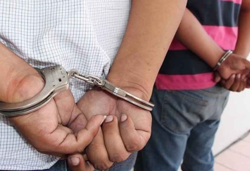 Un hombre identificado como Juan A., cayó detenido por la Policía por el supuestamente ser cómplice del asesinato de su abuela.