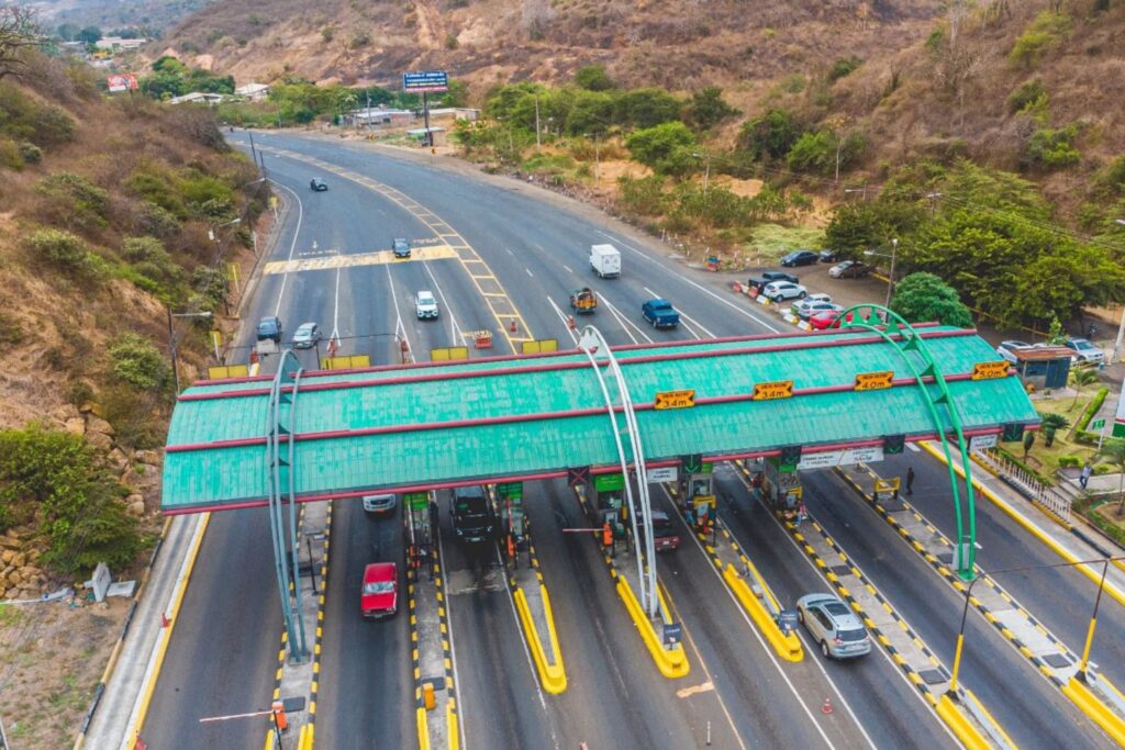 Un juez suspende provisionalmente una resolución del Gobierno que finalizaba la delegación de la vía Portoviejo-Montecristi a la Prefectura de Manabí.