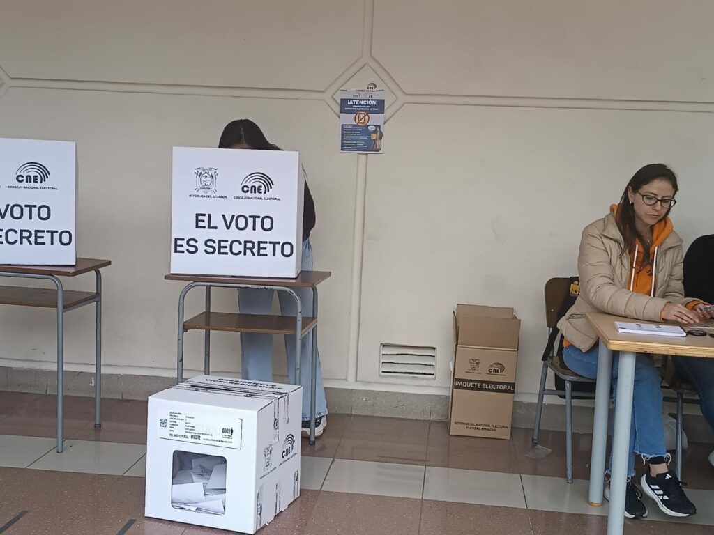 Uruguay espera informes de observadores para pronunciarse sobre la elección en Ecuador.