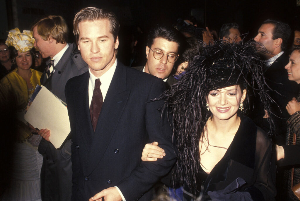 Val Kilmer y sus parejas más famosas Desde Cher a Joanne Whalley
