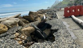 Manta sufre daños por oleajes, socavones y accidentes afectan a turistas
