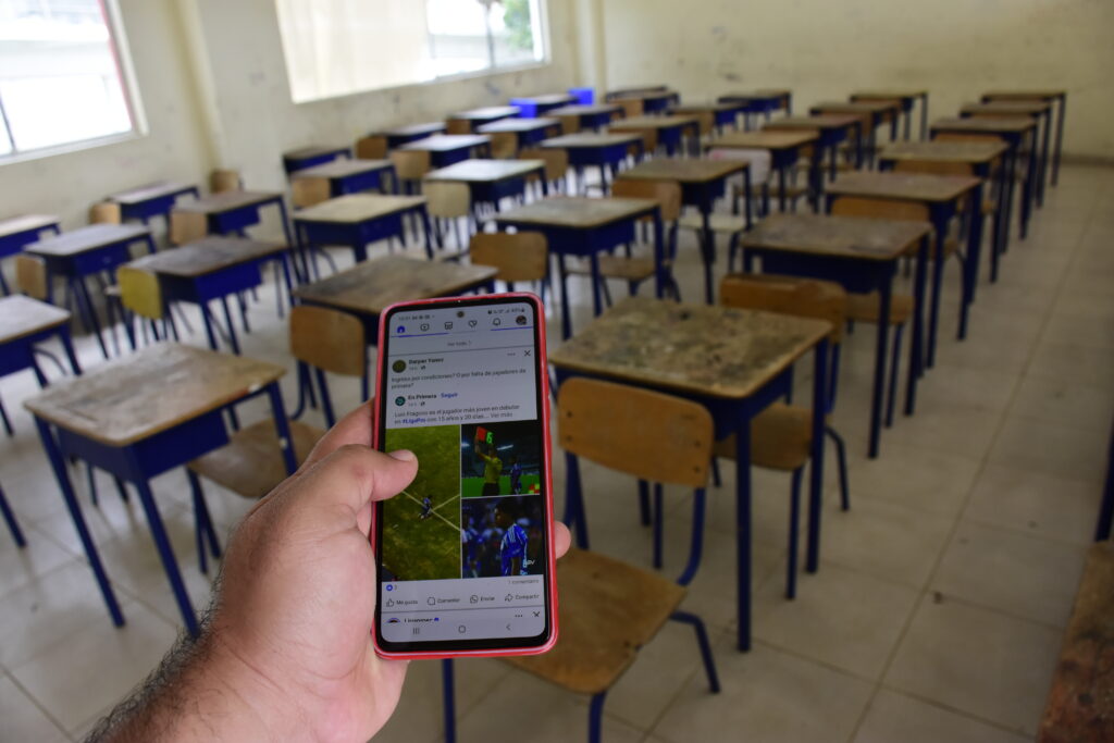 Inicio de clases en Costa-Galápagos: nueva norma prohíbe celulares en aulas para 2025-2026