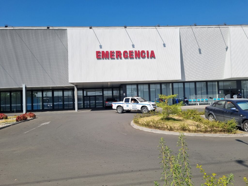 La Policía investiga el atentado contra los agentes de tránsito. Las víctimas están hospitalizadas.