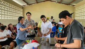 Curso de coctelería realizado en la parroquia Puerto Cayo, bajo los Proyectos Institucionales de vinculación de la ULEAM.