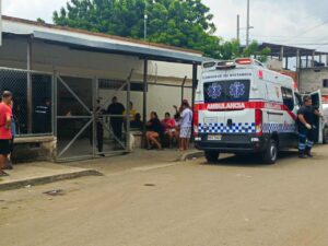 El niño se siete años que resultó herido fue trasladado a otro hospital. 