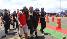 El Grupo de Alto Rendimiento del Cuerpo de Bomberos de Manta participó en la competencia Fire Challenge 2025.