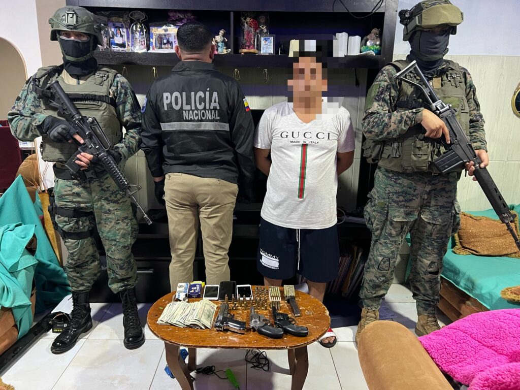 Hombre fue detenido en un operativo en Urbirríos dos por tenencia de armas.