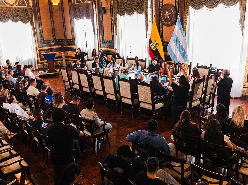 El estadio con capacidad para 10.150 espectadores, es un ícono deportivo en el Parque Samanes.