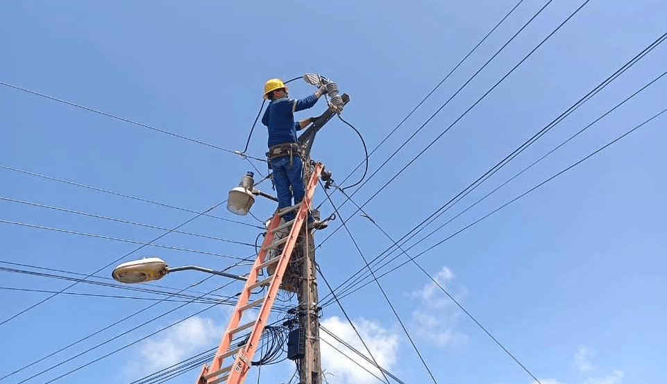 Cortes de energía eléctrica afectarán sectores de Manta por trabajos de mantenimiento