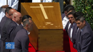 cuerpo francisco papa ceremonia privada