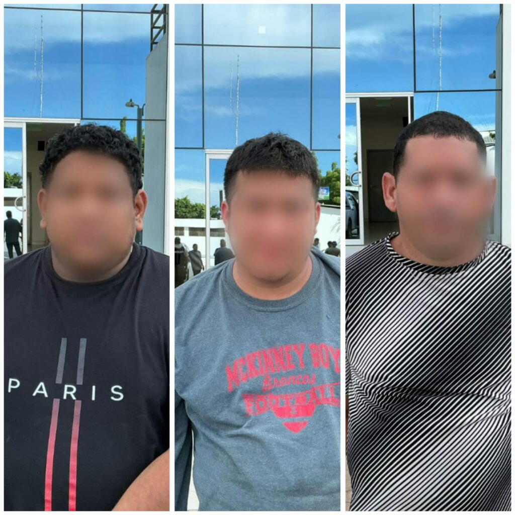 Tres hombres detenidos son acusados de dedicarse al delito de de robo de carros.