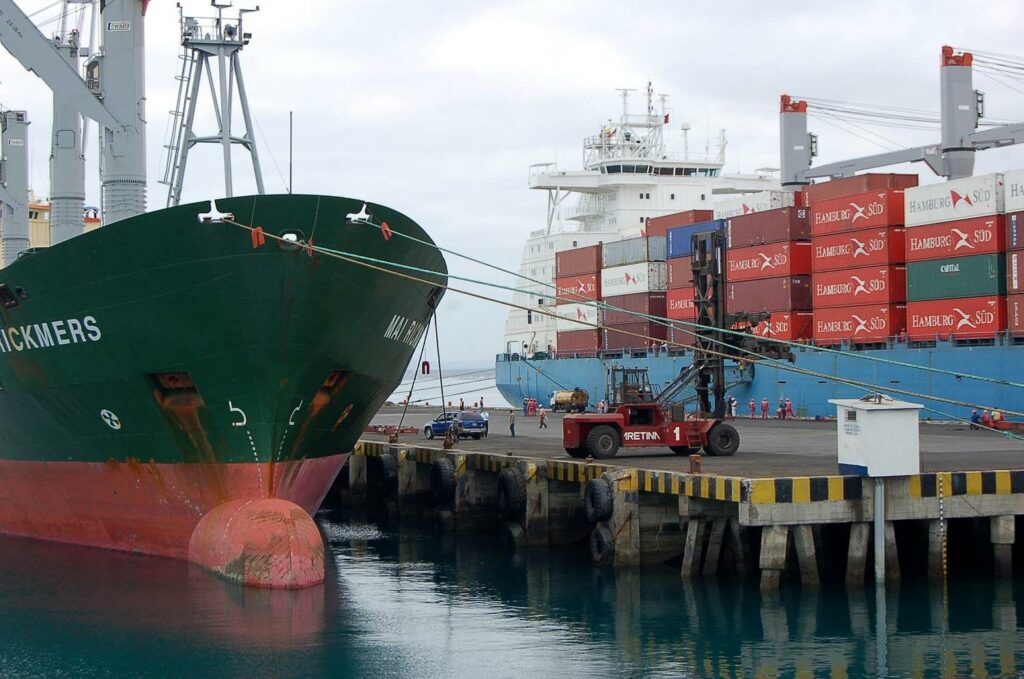 importaciones exportaciones Ecuador aranceles barreras