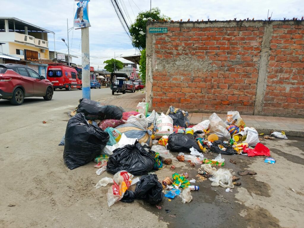 La contaminación e insalubridad es evidente en esta esquina del barrio San Antonio.