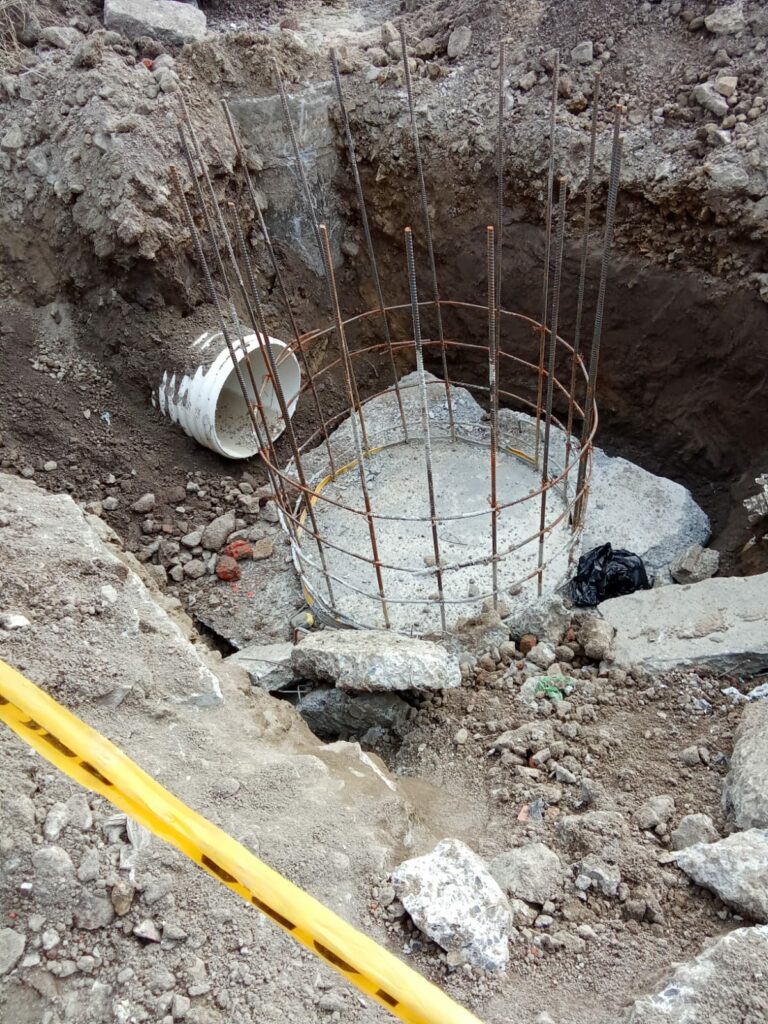 Avanza la construcción de los pozos que recogerán aguas lluvias en el barrio 8 de Abril.