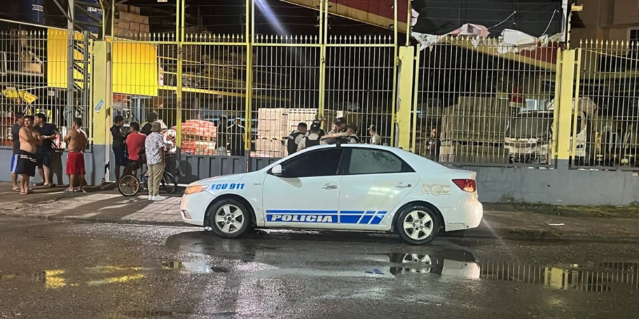 El ataque con explosivos generó alarma entre los residentes y transeúntes, en Machala