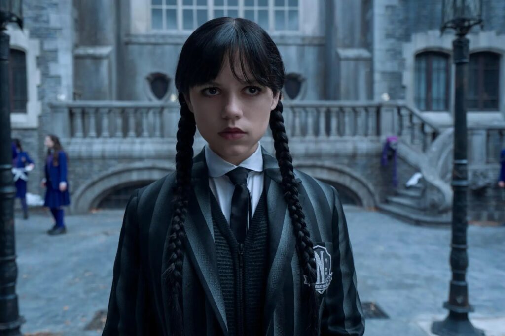 Merlina está de vuelta: El tráiler de la temporada 2 promete caos y misterio