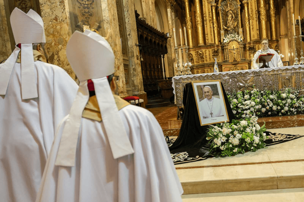 Buenos Aires despide al Papa Francisco con una emotiva ceremonia religiosa en la Catedral