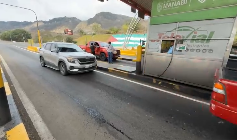 cobro peaje vía Portoviejo-Montecristi