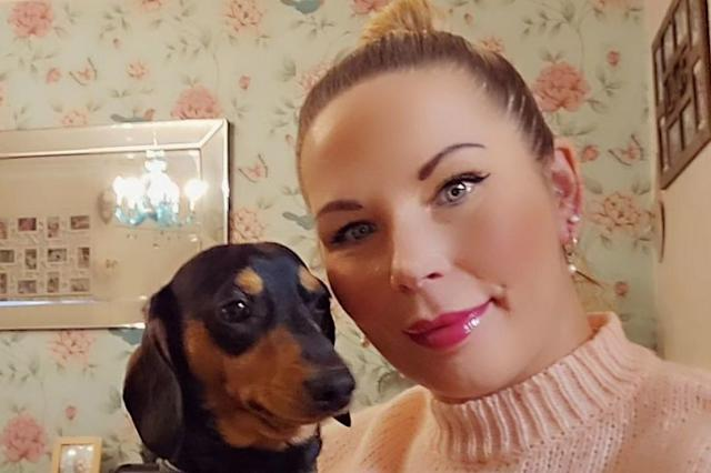 Jemma Hart murió por suicidio en Reino Unido y fue hallada semanas después junto a sus perros salchicha