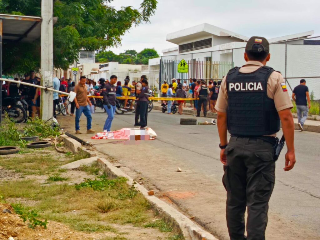 A un adolescente de 16 años lo dispararon cerca de 20 veces en el barrio La Revancha.