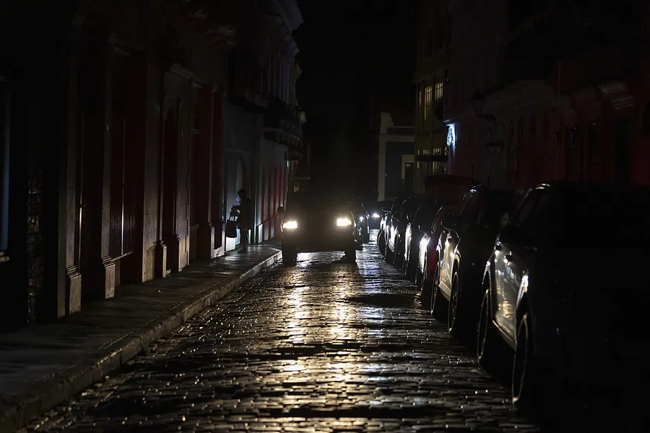 Fallo en plantas generadoras provoca apagón generalizado en Puerto Rico