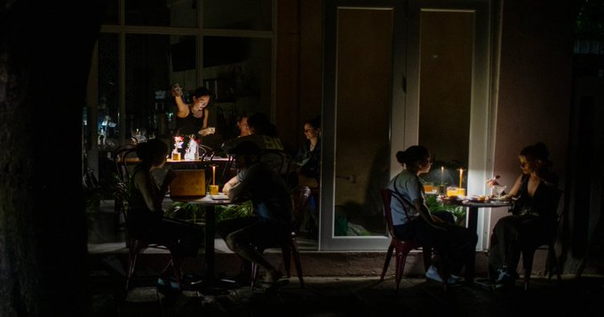 Más de 600.000 clientes recuperan la electricidad tras apagón general en Puerto Rico