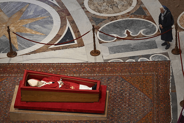 Ceremonias litúrgicas en el Vaticano tras el fallecimiento del Papa Francisco